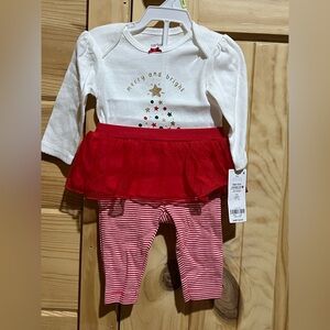 NWT Carter’s Merry & Bright Outfit Onesis & Leggings Baby Girl 3 months